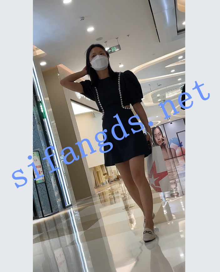 【KKCD㊙️】3215-3216-抄底两个逛街少妇黑色内内