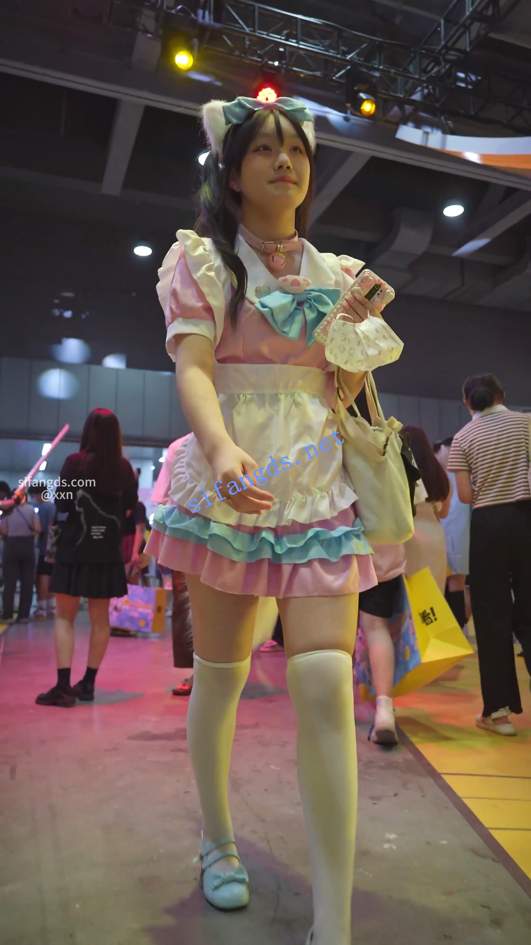 【xxn-246】双马尾猫耳萝莉女仆..大长腿白丝过膝袜前后CD