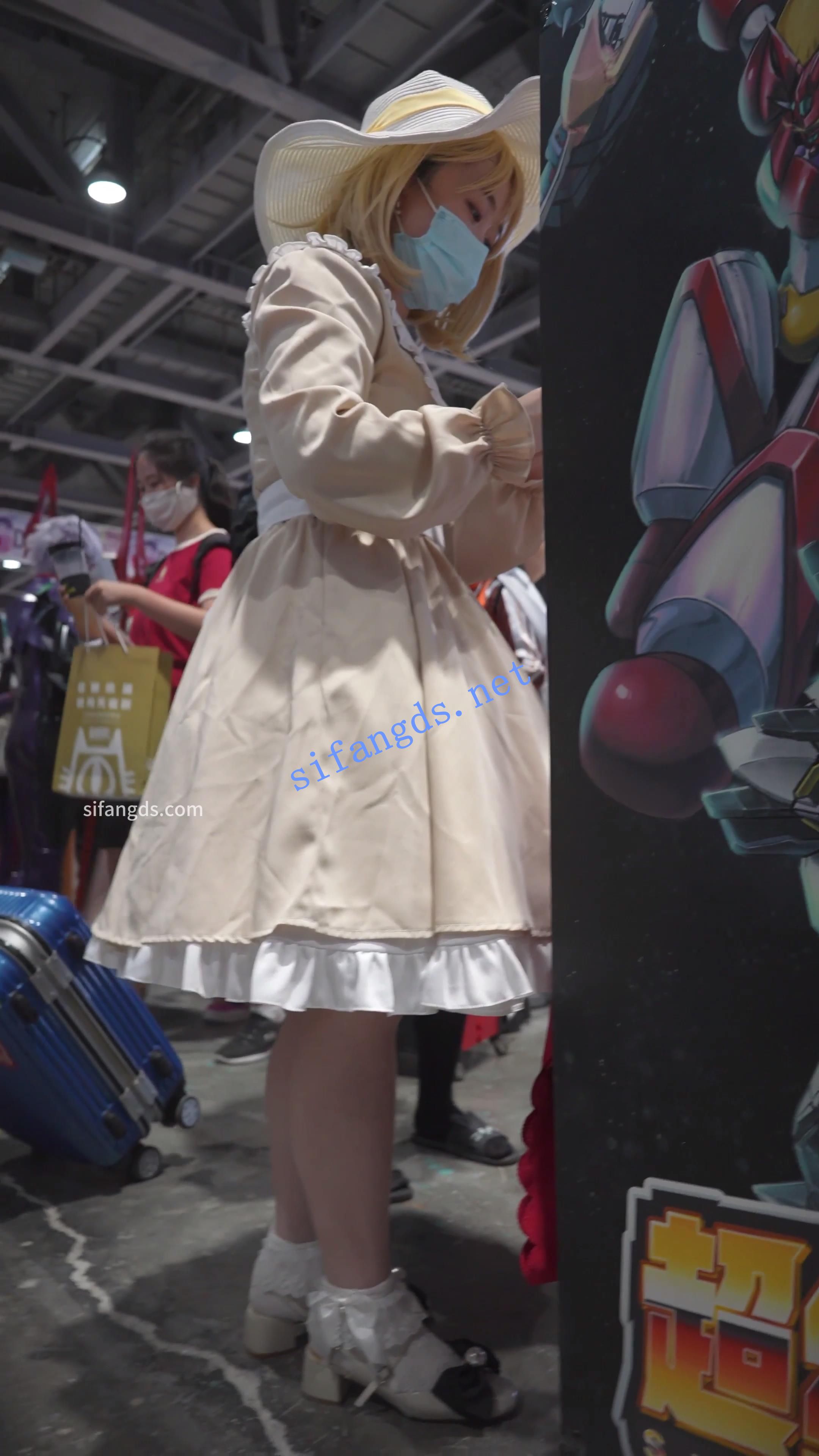 【xxn-243】白色lo裙小姐姐逛街..透明蕾丝花边粉内前后拍