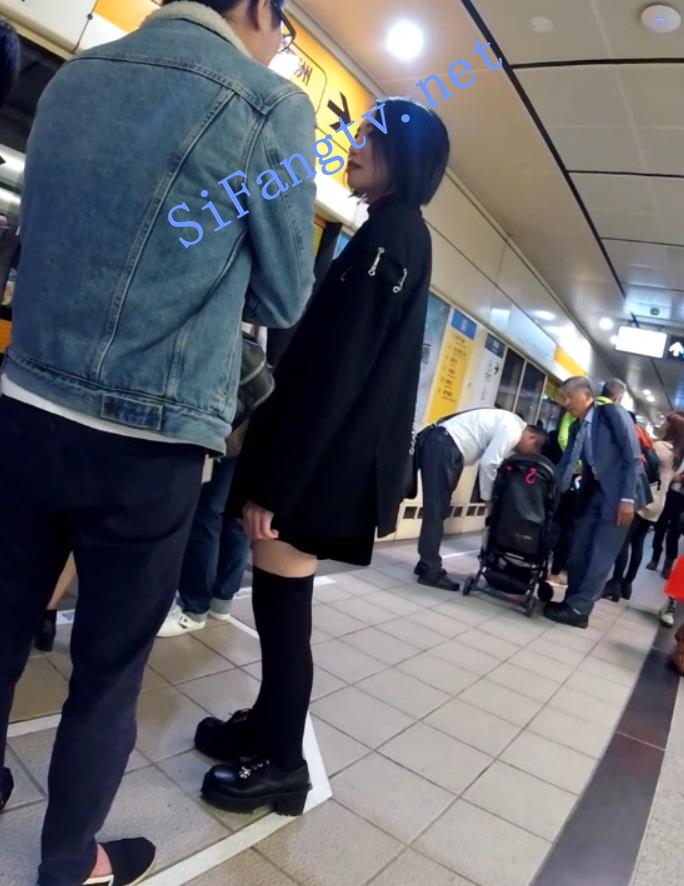 【首发极品CD】TW系列981-不穿内裤！极品短发长筒袜漂亮骚货