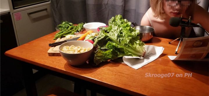 【雪白淫荡中国少妇和黑人老公那些事】给黑人老公做完中餐然后再啪啪