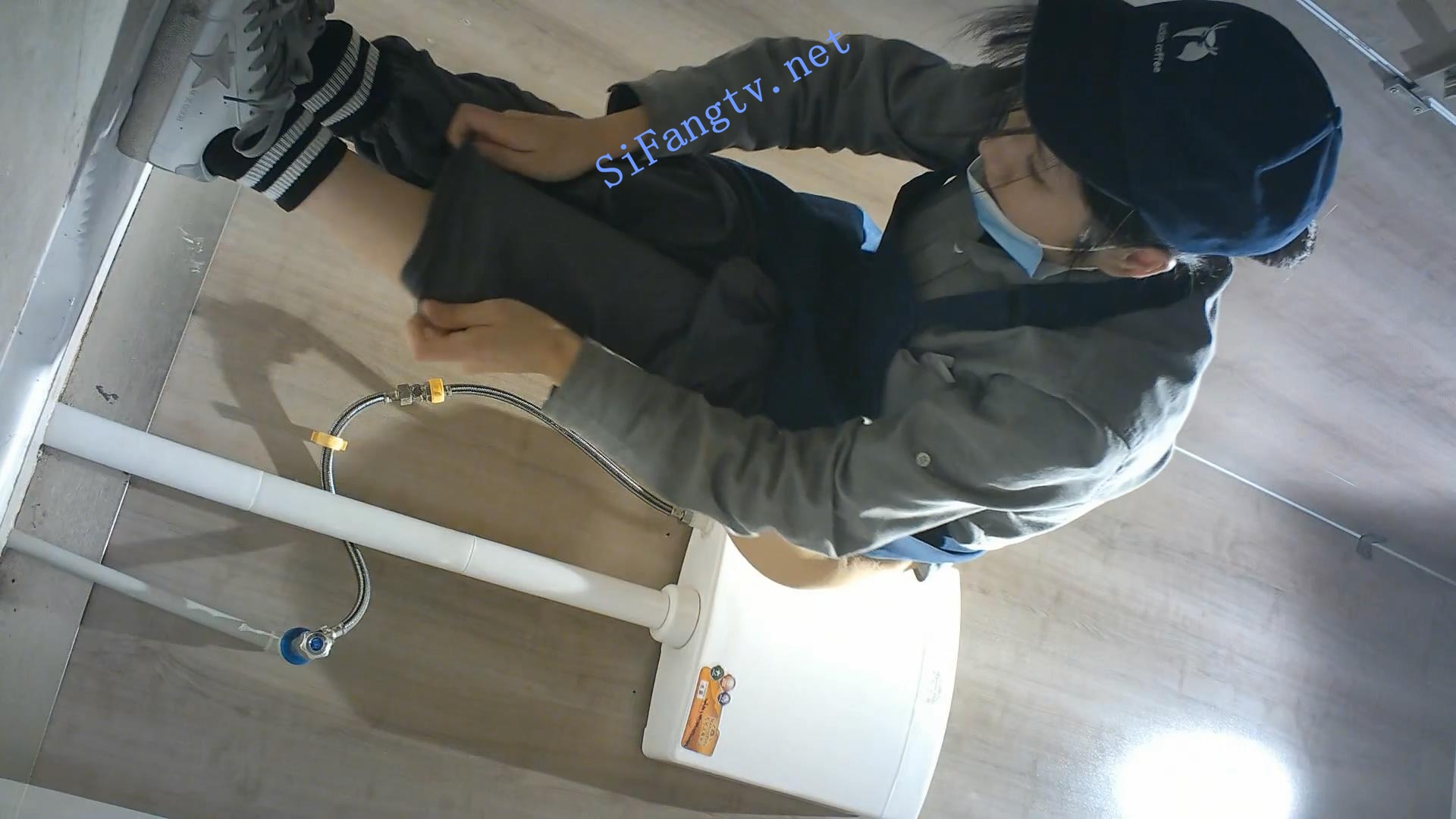 221942sky1xzk1hp6nkx8y.jpg
