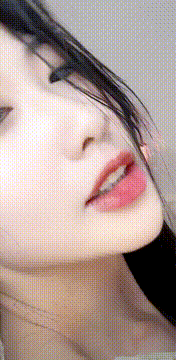 【快手】田恬 2 透明蕾丝裤 漏底 表情舌舞 往乳沟浇水