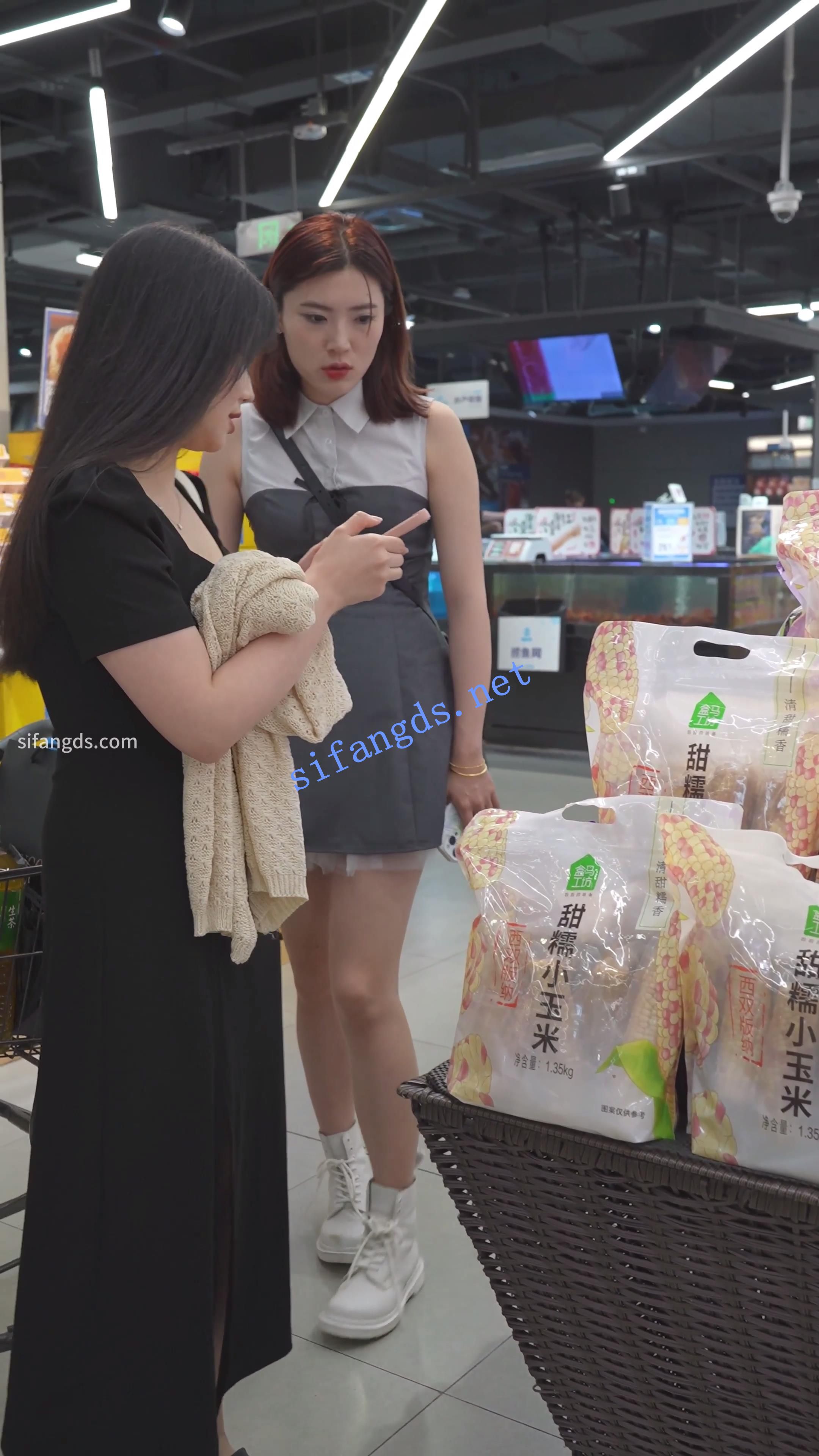 (BC-AA-464)长腿小姐姐逛超市..超短裙弯腰半透明内露在外面