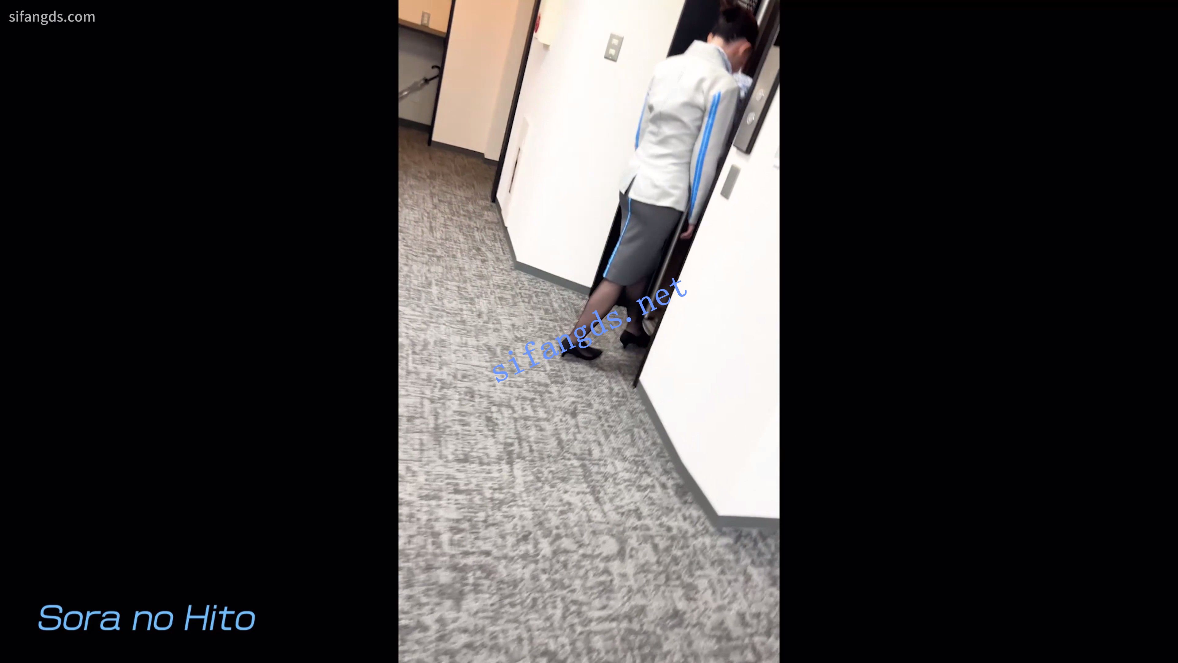 【日产精选】144电梯开闪CD制服空姐。丝袜过膝袜配骚内-好赞福利