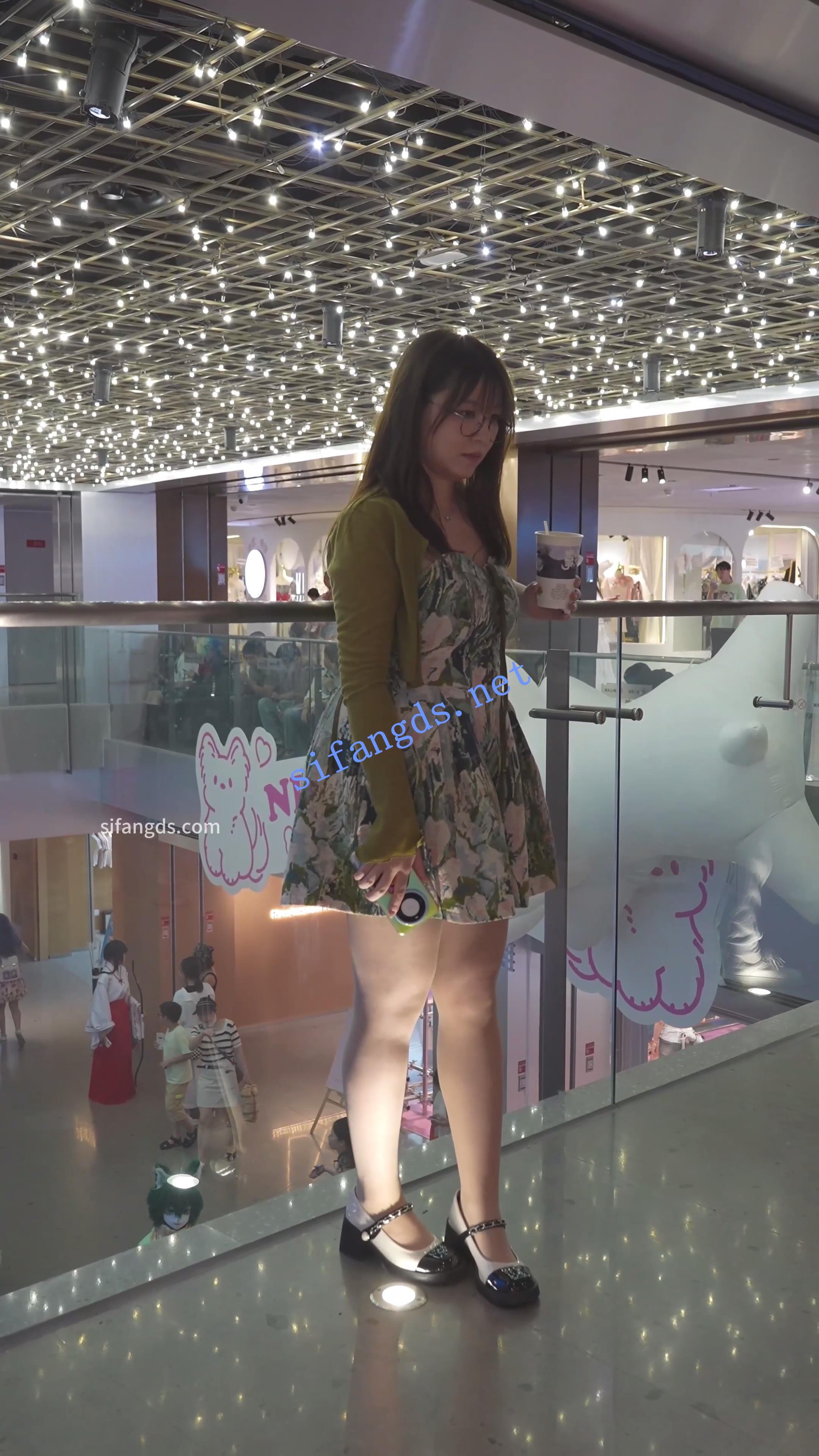 (BC-AA-456)宽松吊带花裙美女..肉色丝袜配白内前后CD