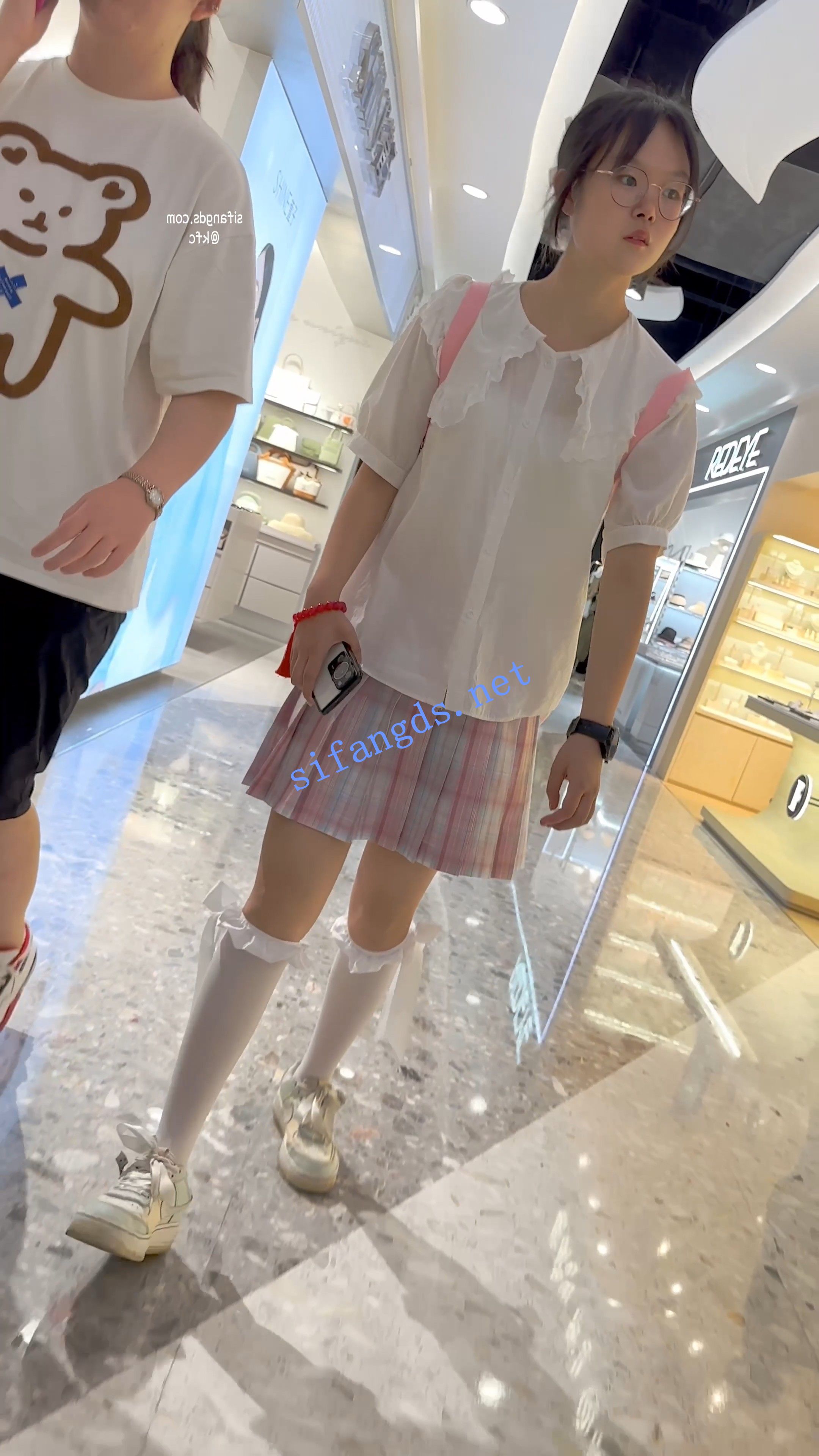 【KFC】制服JK学生妹逛街。白色过膝袜白色内内前后CD可爱系