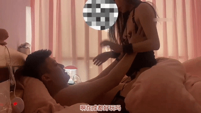 ❤️你给他舔鸡巴了？舔了❤️听着女友讲述出轨经历问：你闺蜜没一起做吗？她就在旁边看着，她不好看人家没看上，全程字幕精彩对白，好刺激