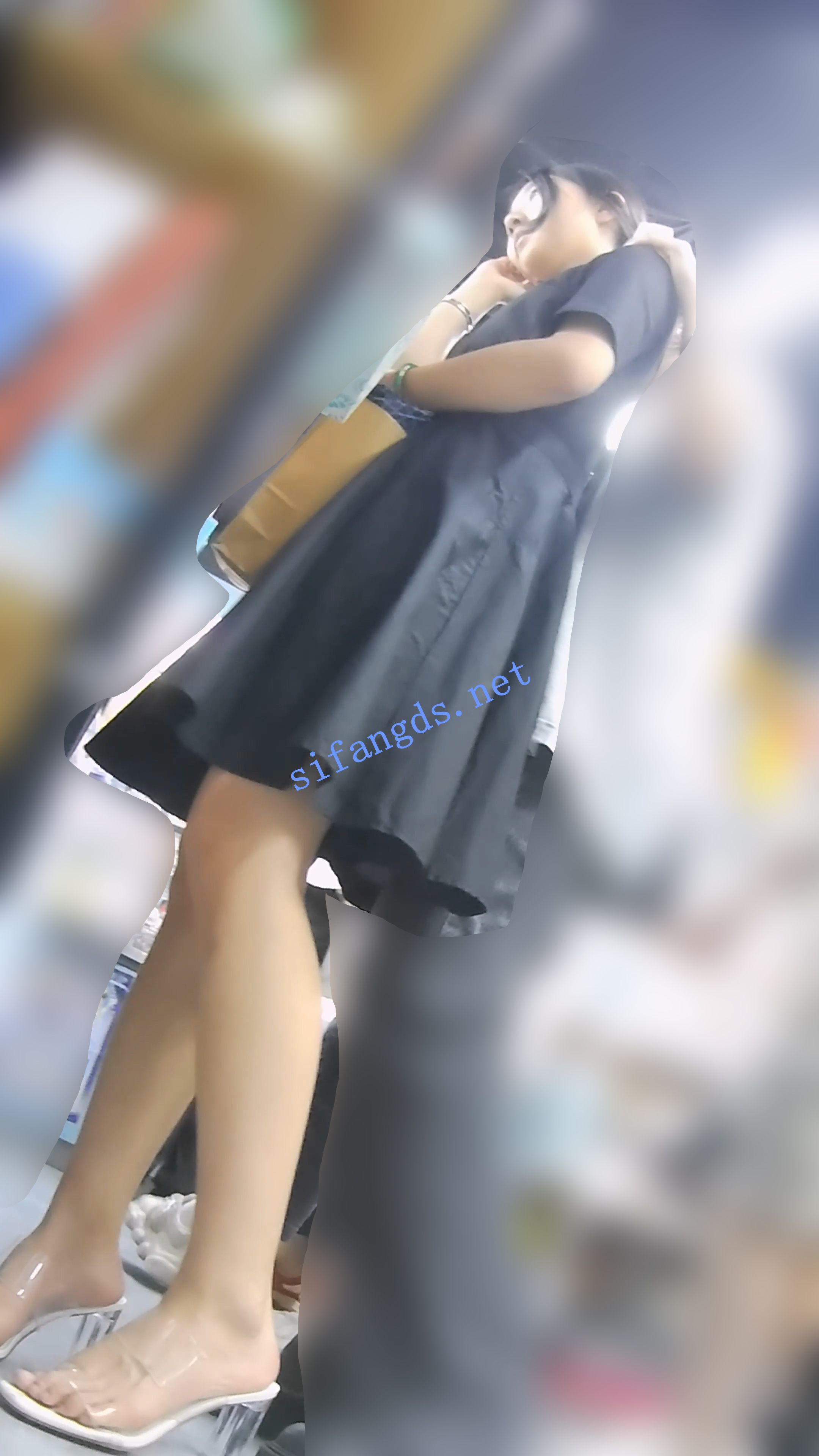 『D·D』-138-黑裙学生妹,优雅美腿美脚,白色卡通内-好赞福利