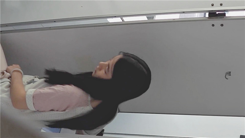 学院沟厕偷拍高跟学妹❤️阴蒂被摸的红红的发亮