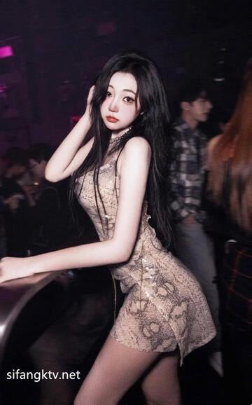 绿帽奴男友把白嫩美丽风骚小女友送给黑人操 自己在边上还问女友喜不喜欢 叫黑人用力点操-福利岛