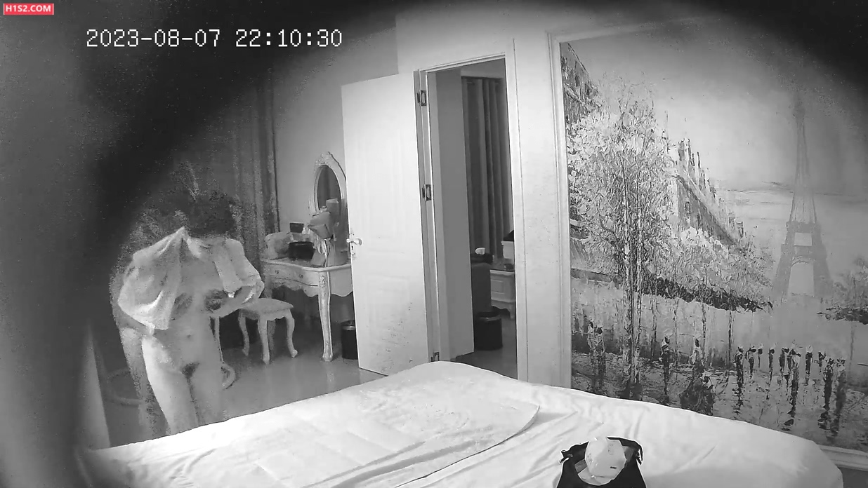2023-8-7【酒店偷拍】骚女技师开房接客，接连三个客人，乳推毒龙转，最后一个全套，后入骑乘位爆操