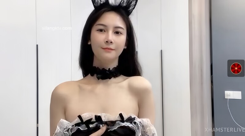 神仙级别，神似江疏影，大美女全脱了，【tiantian_LK】，真是太漂亮了，清纯女神看一眼就忘不掉，多少土豪为之疯狂