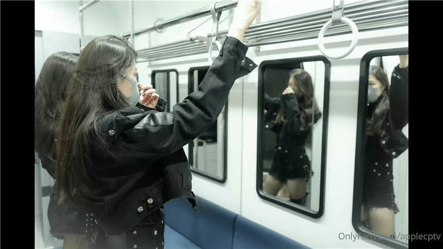 【顶级女神❤️极品性爱】超长腿女神『Apple』最新OF版啪啪私拍《电车幻想》4K原档