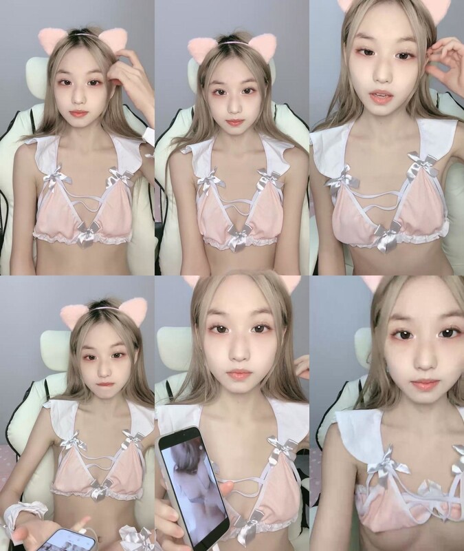 多少男生的白月光，【在校大一学妹】，粉嫩小穴，清纯可爱，放开那条可怜的小狗，稀疏阴毛一线天，好逼！