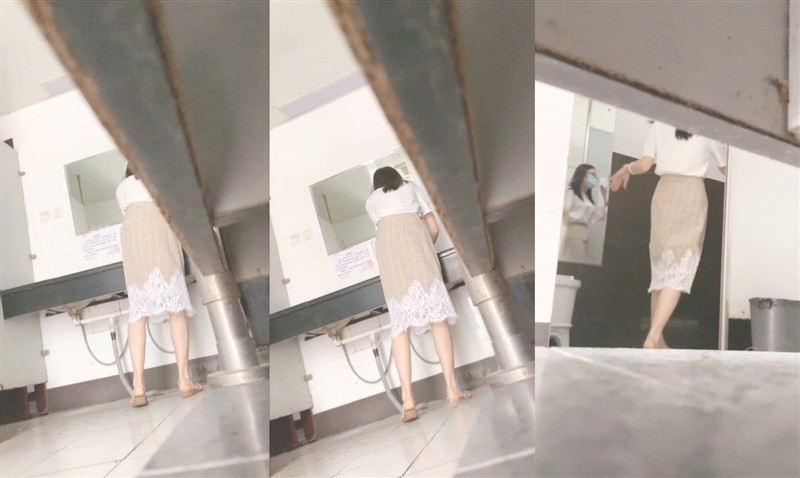 大神潜入单位女厕近距离偷窥美女同事阴毛杂乱的小黑鲍-福利岛