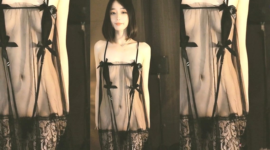 《顶流网红✅泄密》虎牙丨顶尤颜值天花板极品清纯淑女系女神【刘钞钞】万元定制，首次情趣露三点裸舞高潮脸挑逗，极度反差