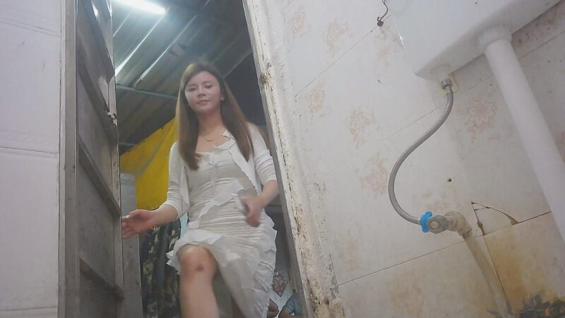 大排档路边女厕全景偷拍❤️几位美女食客肥美的大鲍鱼