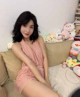 贵州布依族反差母狗❤️潘祺涵❤️被瓜友包养调教口交 深情口爆榨精视频曝光！