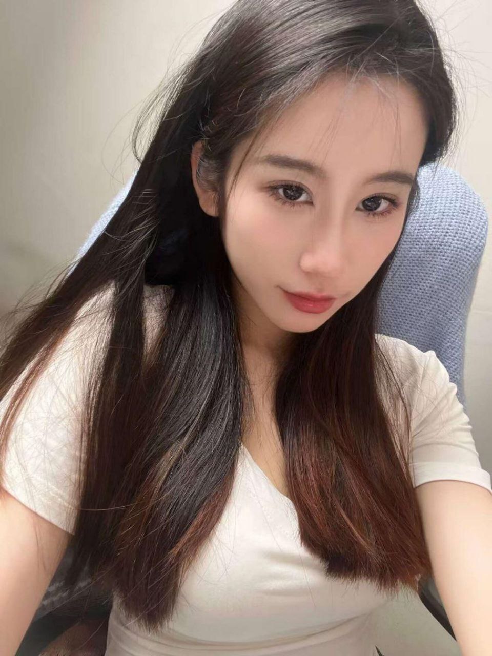 床上骚的不得了的高颜值健身小母狗,肛塞入体,无套内射,感觉她就是为了做爱才健的身-小野猫福利