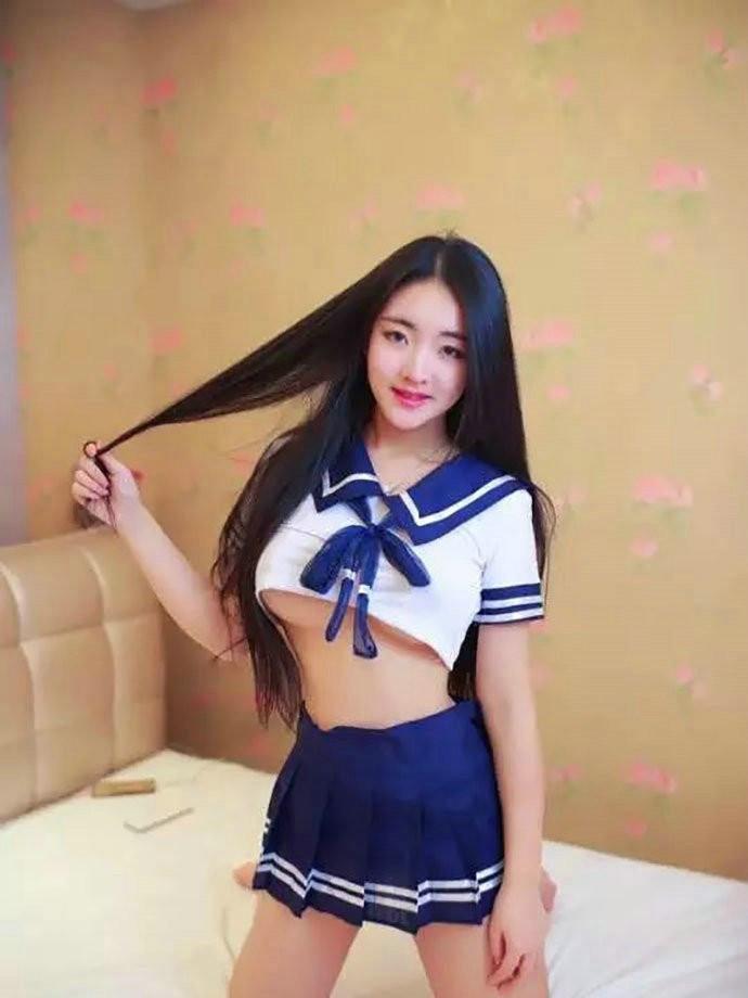 FYNC风吟鸟唱极品国模奶茶2017.10.27私*拍(SS+T_V)视频 – 4V