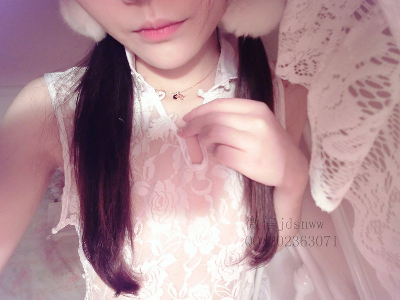 [网红女神] 萌兰酱-白丝旗袍 [86P+1V]