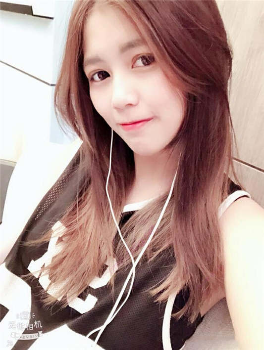 宜兰商学院大胸正妹李宜辰日常大尺度私拍[204P/2V]
