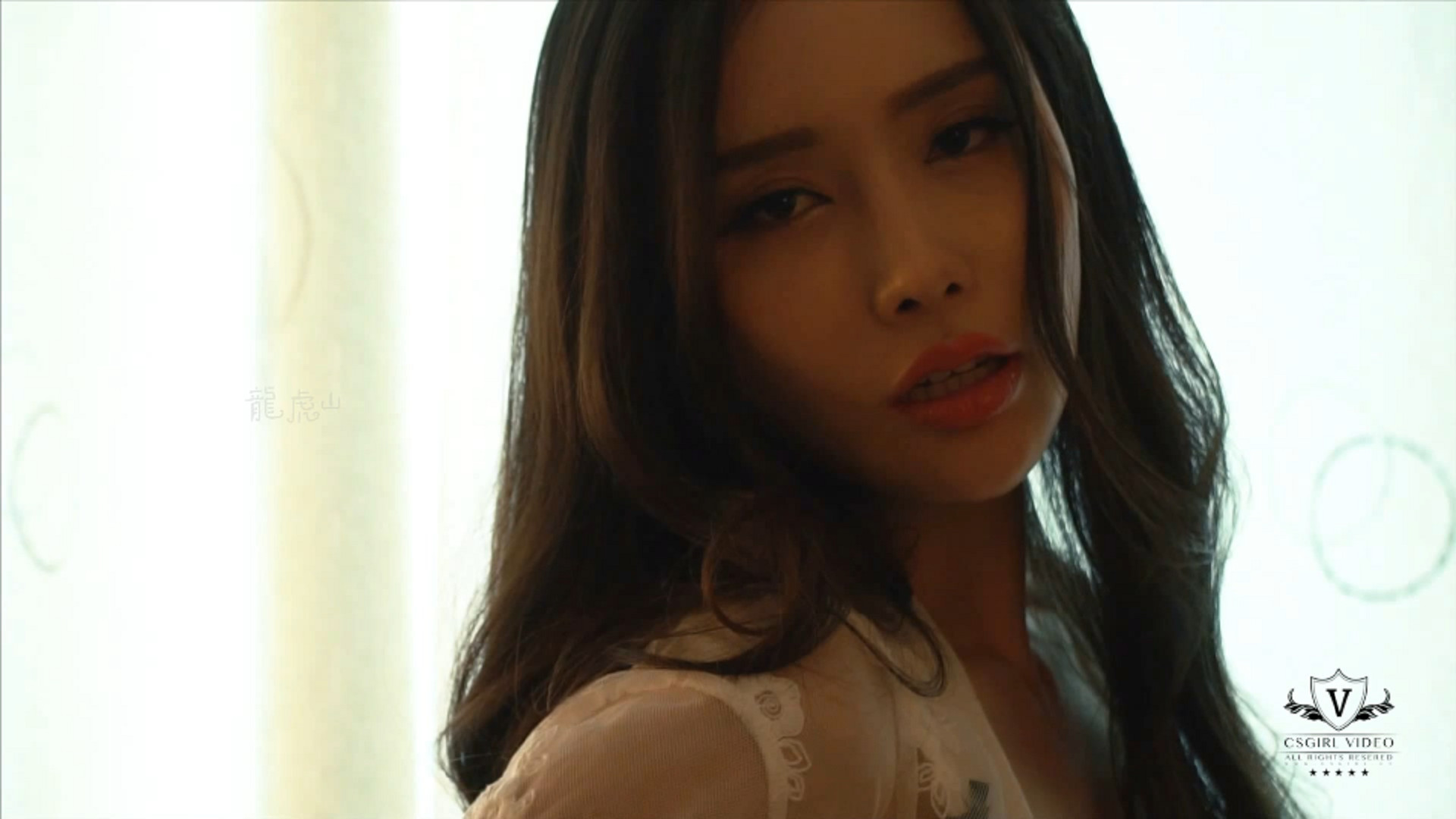CSgirl(纯涩)劲爆网红写真视频资源摄影师王涛全套 –晗予（1V）