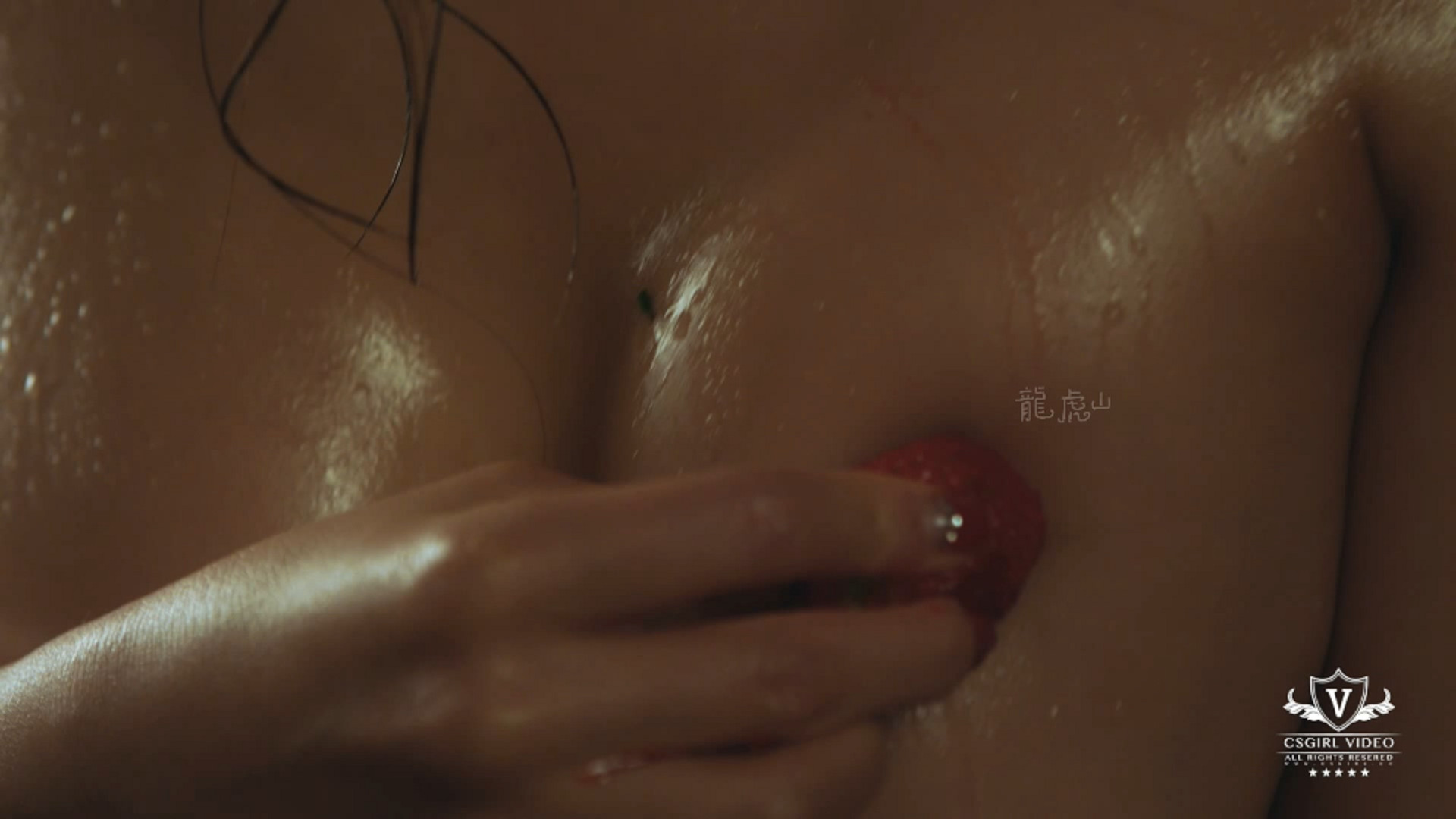 CSgirl(纯涩)劲爆网红写真视频资源摄影师王涛全套 –LUCY（1V）