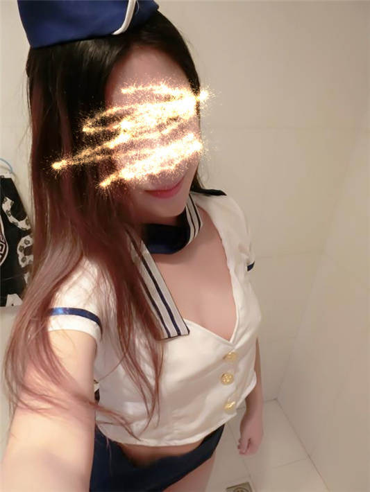 磨人的小表子大尺度浴室自拍 1080P高清 [96P+5V/1.35GB]