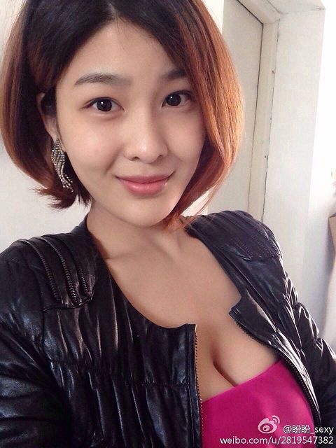 性感身材巨乳女神模特展示完美身材