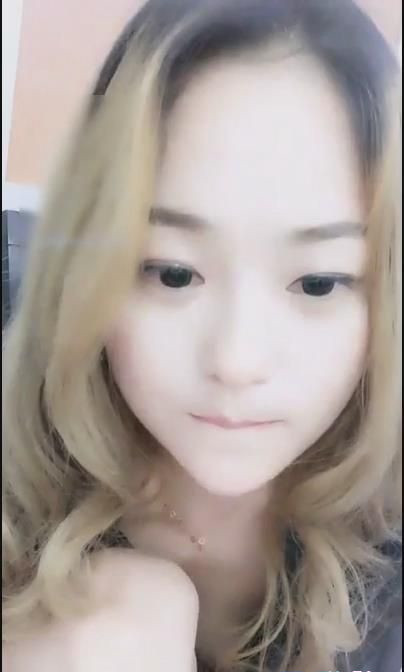 高颜值气质美女主播在直播平台直播和P友一块沐浴 1V