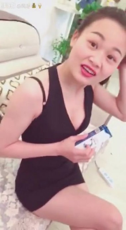 星感漂亮的保健品推销员上门推销TT和延迟剂时被客户要求当场实验效果 1V