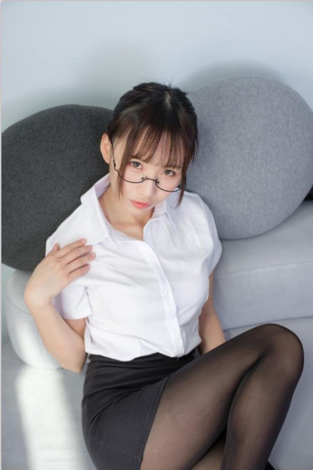【森罗财团】X-023 黑丝腿控福利 高清无水印 118P/1V/1.65G