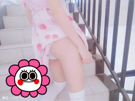 微博@幼鱼抱猫福利资源视频图包之窗前羞耻play