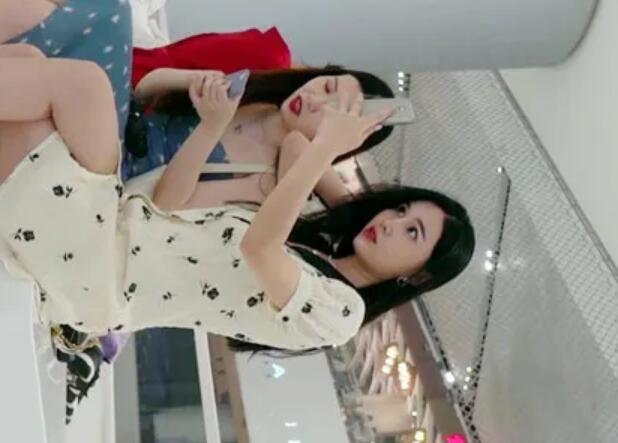 牛B大神潜入会展中心高清抄底几个女神级的妹子-福利吧