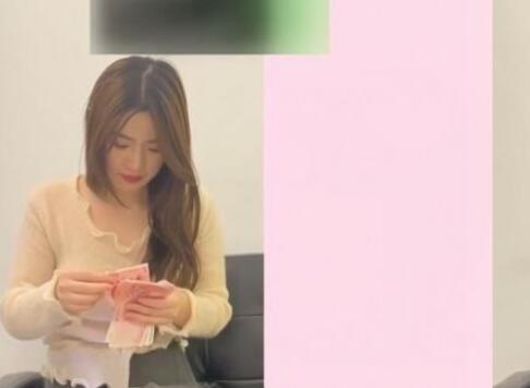 11月最新,推特大佬【粉红君】私拍第二机位,花了5千约神似影视女演员【赵露思】的高冷气质女神,粉笔活好嗲叫不停说太大了-福利吧