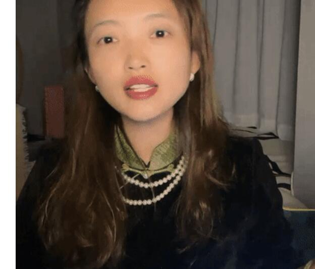旗袍美少妇初下海!应要求大秀一波!脱光光超嫩粉穴,拿出按摩器震穴,在床上玩起来非常骚-福利吧