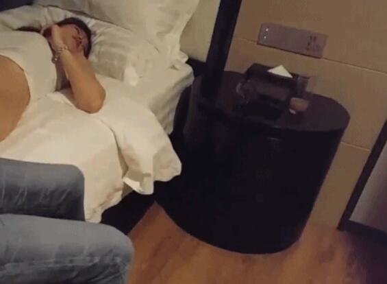M美女同事❤️玩着玩着竟然迷迷糊糊的醒了