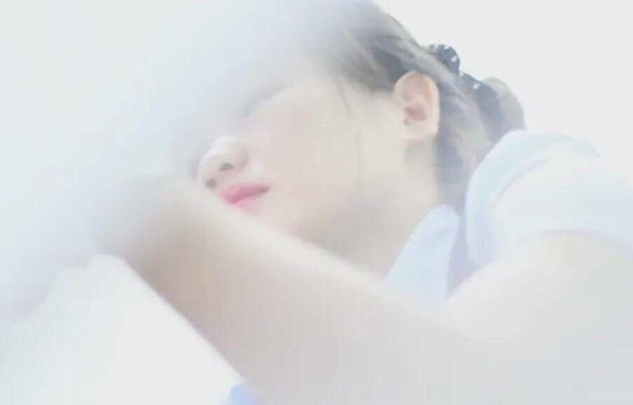 美女服务员❤️只顾玩手机转圈围拍-福利花园