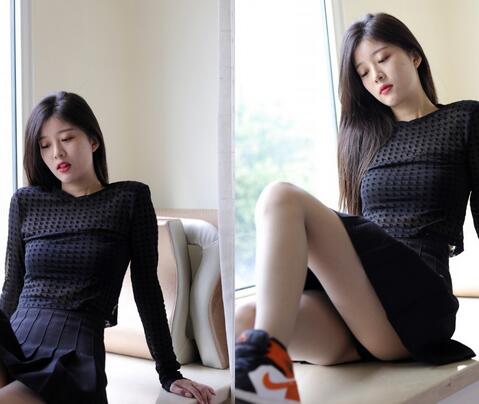 《重金✅校园模特✅私拍》清纯漂亮慕丝女郎【圆圆】大胆私拍~透明丝袜顶着大姨妈~对话是亮点~行业内幕摄影师还要原味4K画质