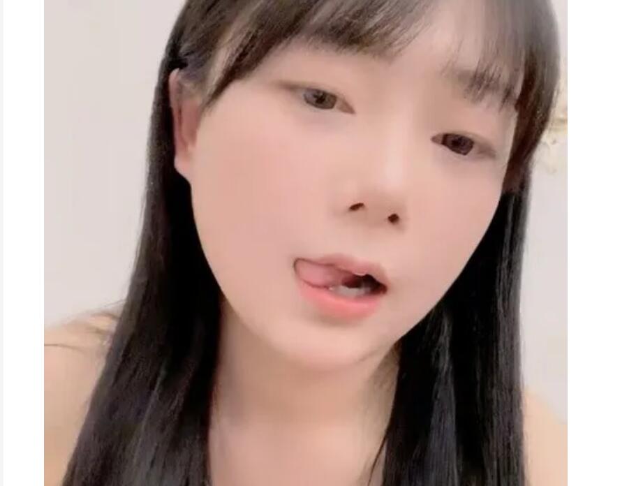 【幼齿】极品尤物美少女!外表甜美卡哇伊,收费房大尺度,假吊骑乘位-好赞福利