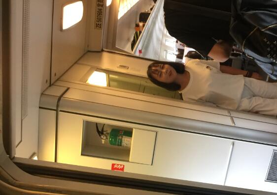 【高铁高清cp】高铁卫生间固定式偷拍乘客和乘务员16部