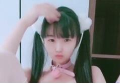超靓妞大秀火辣激情艳舞陪狼友互动发骚风骚大奶子特写-撸先生