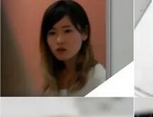 坑神潜入大学校园女生洗手间隔板缝中偸拍多位课间休息方便的学生妹