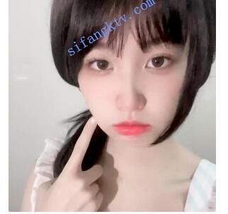【极品福利】超可爱合法萝莉小雪 最新户外学校厕所自慰