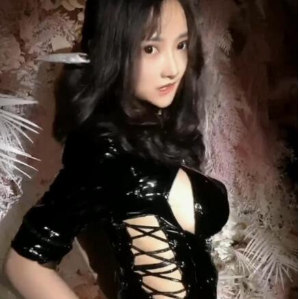 ✌某网红平台互动剧情假口活假啪啪系列：西门小玉✌