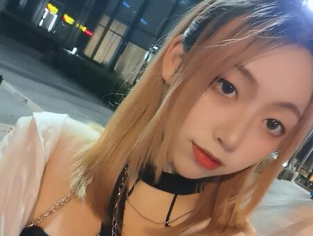 推特姐妹花”千萌+Zheer大尺度性愛私拍流出