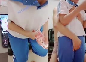 学妹~【刚发育的小侄女】被叔叔金钱诱惑 无套啪啪