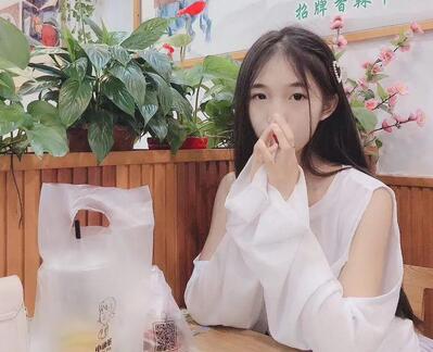 奶大又色氣的學妹-好赞福利